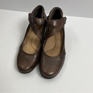 New Earth Origins Women Brown Leather Heels Mary Jane